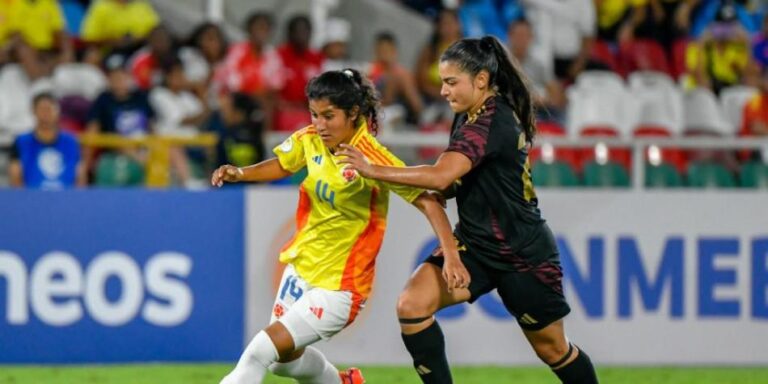 Jugadoras de Peru y Colombia Sub17